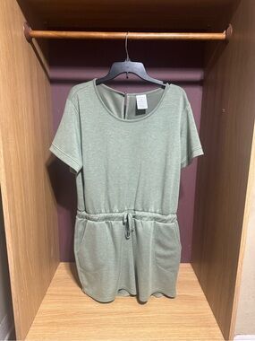 Serra Olive Green Short Sleeve Drawstring Romper Size XL